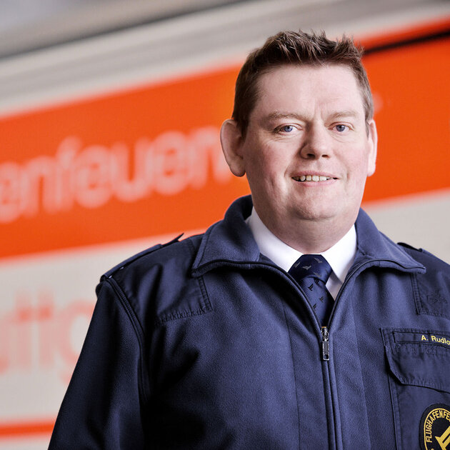 Airport fire station Stuttgart_reference_portrait