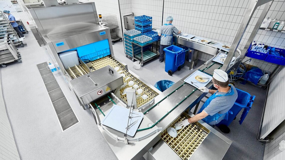 The M-iQ BlueFire dishwashing machine for commercial kitchens smaller spaces and fewer staff The M-iQ BlueFire dishwashing machine for commercial kitchens smaller spaces and fewer staff