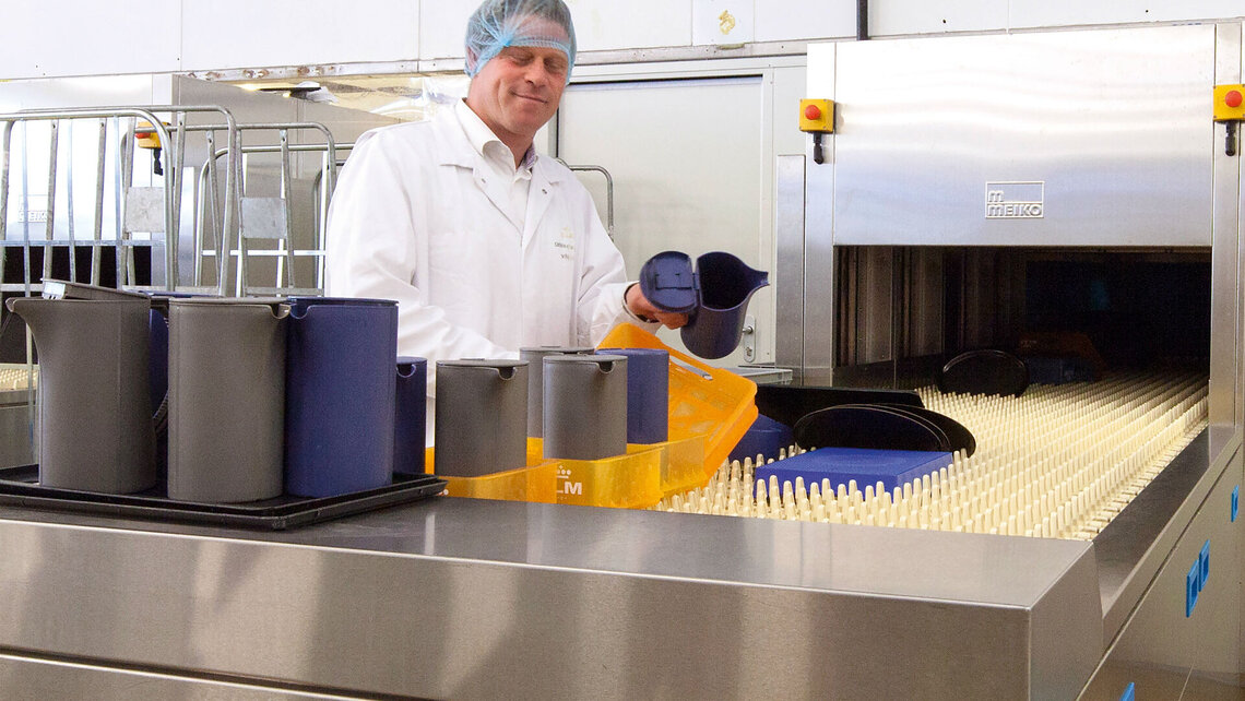 flight type dishwashing KLM Geschirrspülbereich M-iQ