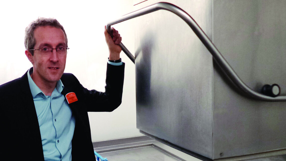 Hood-Type dishwashing machine Hood-Type dishwashing machine DV 80.2